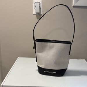 NWOT Marc Jacobs Drifter Bucklet Bag